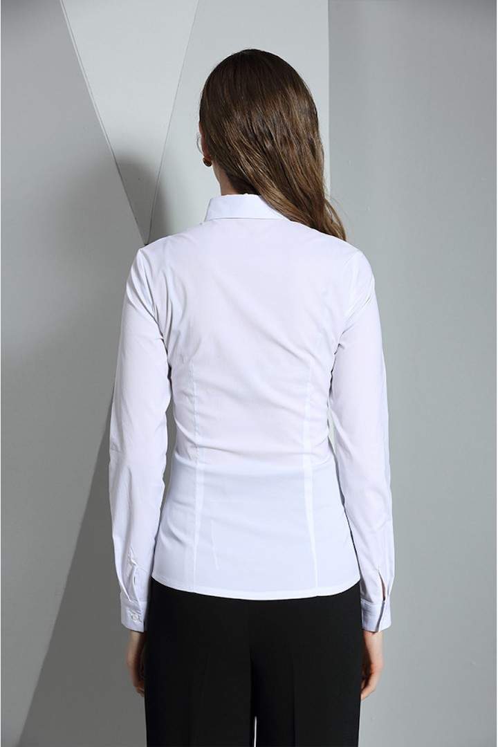 Фото товара 15308, белая рубашка с брошью